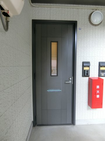 テンダーヴィラA棟の玄関