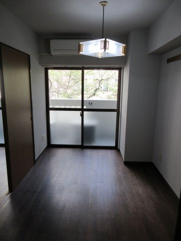 ファーストクラス伊勢佐木町の居間・リビング|ファーストクラス伊勢佐木町