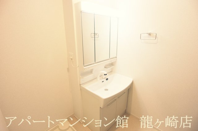 メゾン・ド・ボヌールの独立洗面台