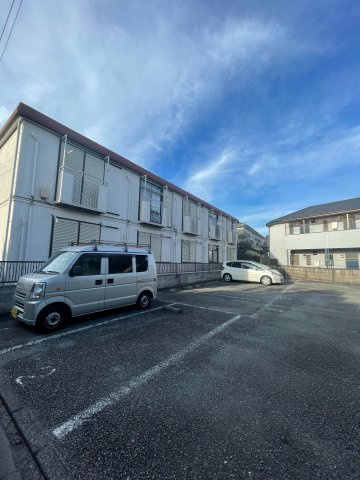 ハピネスⅢの駐車場