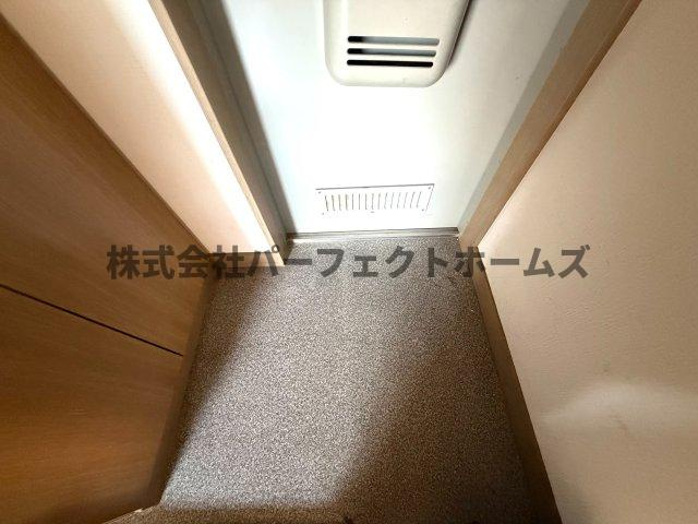 メゾン・プリミエの玄関|明るい玄関です