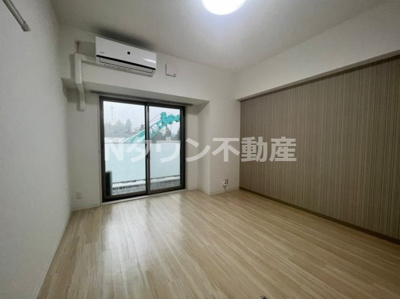 【居間・リビング】 | ボーデュキャナル幅下 | こちらのリビングで趣味の時間をお楽しみください