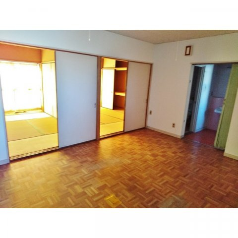 葛西ビルの居間・リビング