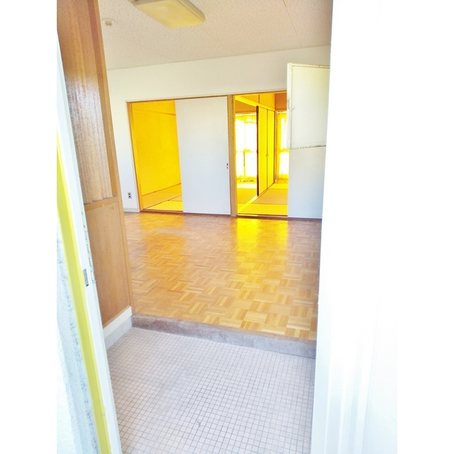 葛西ビルの玄関