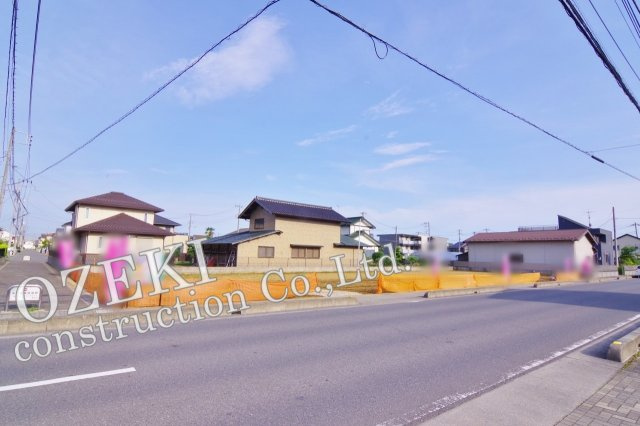 越谷市三野宮新築4棟現場　3台駐車可能の前面道路含む現地写真