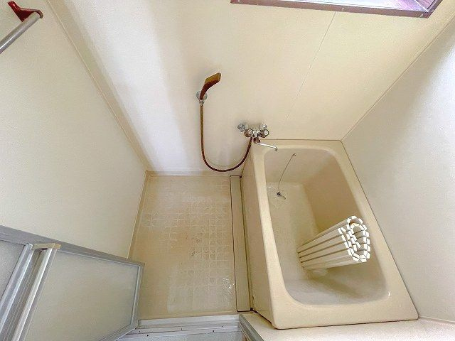 竹島町貸家の浴室|コンパクトで使いやすいお風呂です