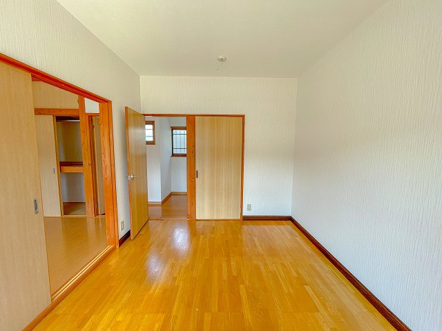 竹島町貸家の洋室|スタンダードな洋室です