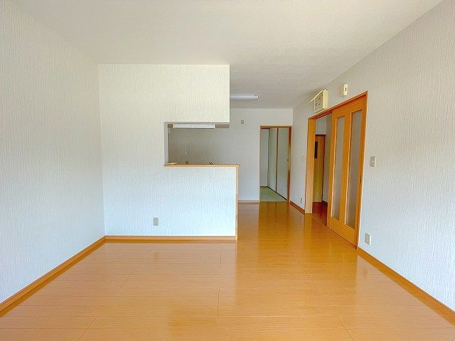 竹島町貸家の居間・リビング|リビングです