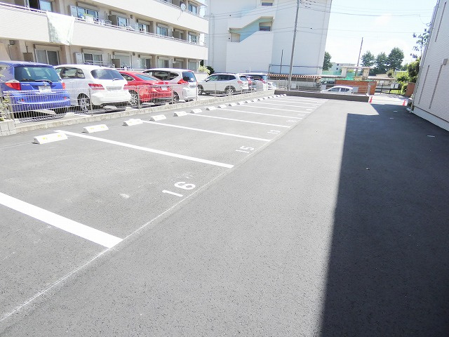 ハーモニー大坂上-Ⅱの駐車場