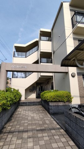 箕面市瀬川２丁目の賃貸マンションの外観