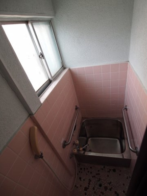 【浴室】 | 南本町２丁目戸建て | 輝く浴槽♪