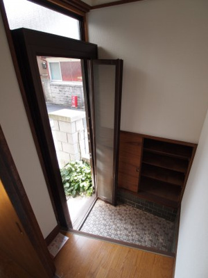 【玄関】 | 南本町２丁目戸建て | 落ち着いた玄関です