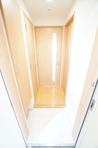 【玄関】 | アイデアル | ※同物件・反転タイプの写真です。
