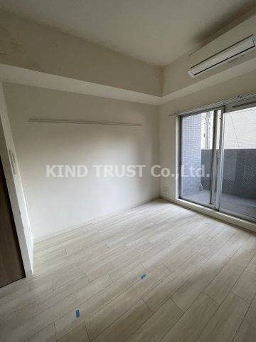 プレサンス梅田東ディアロの居間・リビング|こちらのリビングで趣味の時間をお楽しみください