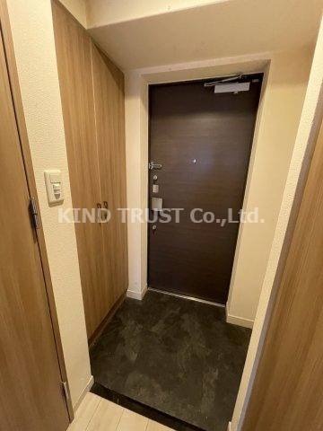 プレサンス梅田東ディアロの玄関|明るい玄関です