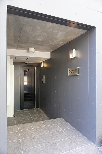 「防音マンション」コンポジット荻窪ラシクラスのエントランス|エントランスです