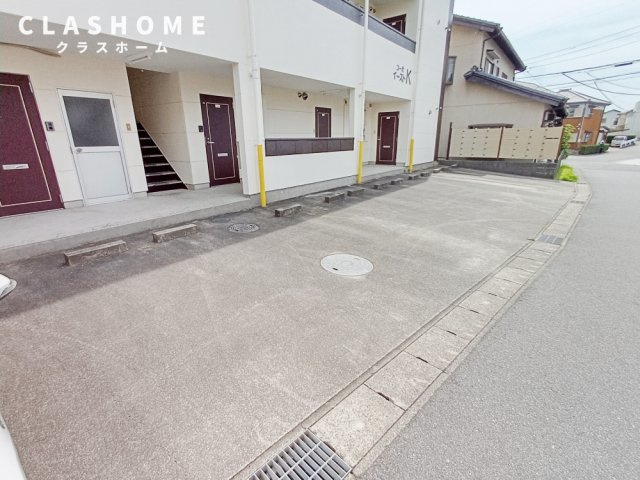 コーポイーストK　　　刈谷市近郊の賃貸はクラスホームの駐車場