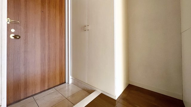 高島屋マンションⅡの玄関