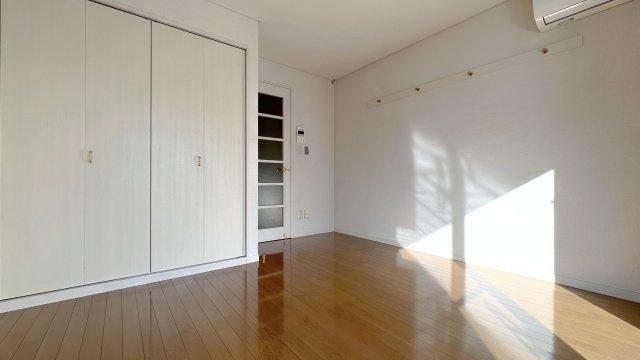 高島屋マンションⅡの洋室