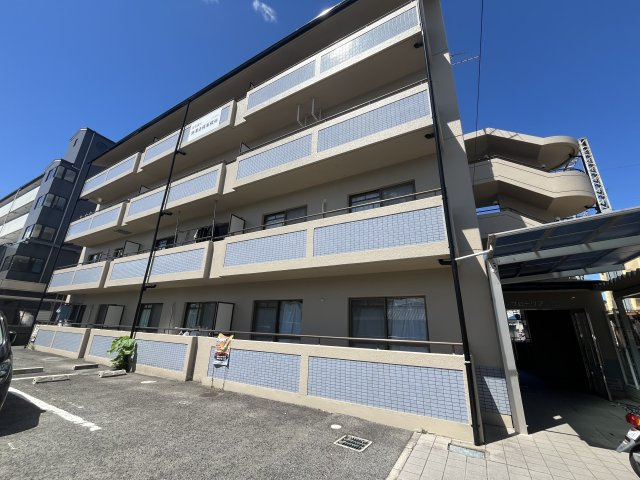 フローリア川西の外観