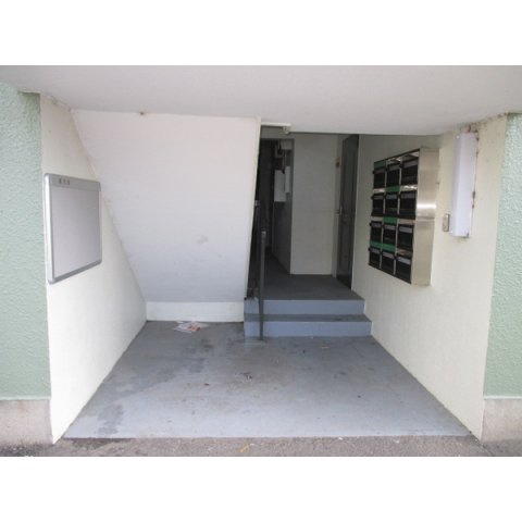 蟹江マンションのエントランス