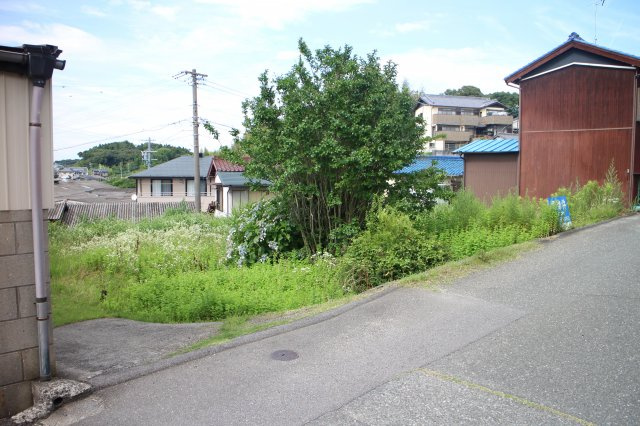 常滑市字千代　売地の前面道路含む現地写真|前面道路