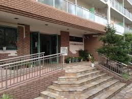 【エントランス】 | 中本公園スカイハイツ | スロープもありベビーカーや車椅子でも安心ですね♪