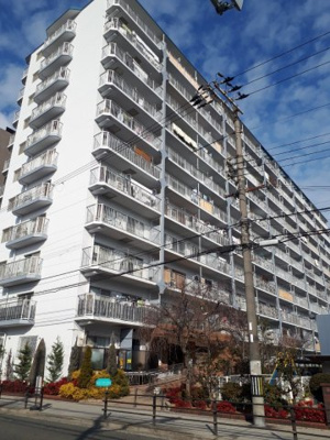 【外観】 | 中本公園スカイハイツ | ◎大阪メトロ今里筋線『今里駅』徒歩8分！！
◎小学校が近くお子様に通学が安心です♪
◎周辺施設充実で生活至便な環境です。