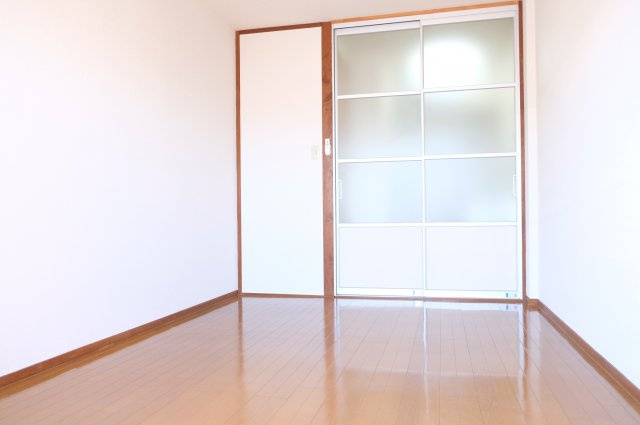 【洋室】 | マンションサンライズ | ゆったりした洋室です