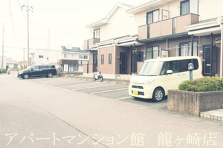 【駐車場】