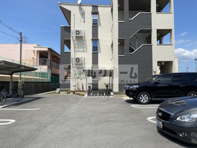 Mメゾンの駐車場