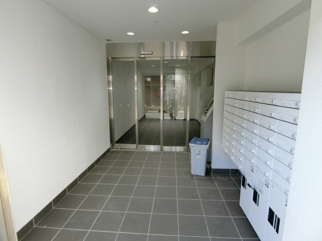 【エントランス】 | YOSHITOMI SANNOU