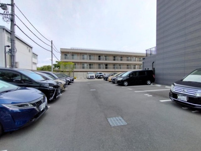 【駐車場】 | クレアホームズ鶴見緑地公園 | 敷地内駐車場です。
※空き状況は都度確認