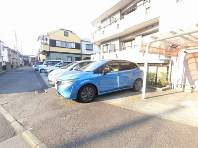 【駐車場】 | グリセーヌ新川崎 | 平置き駐車場です。