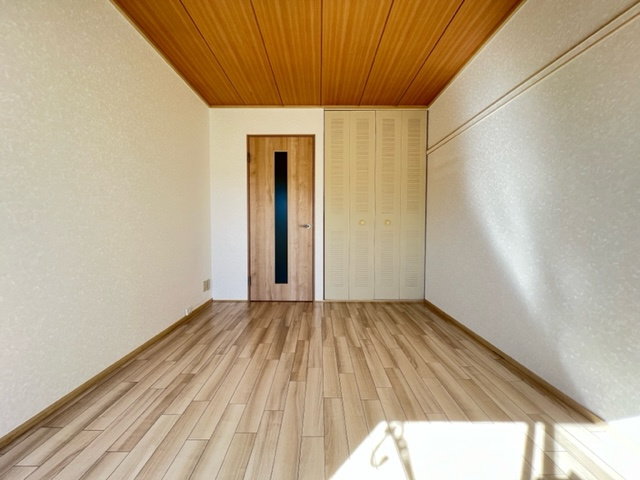 シャローム金剛の洋室