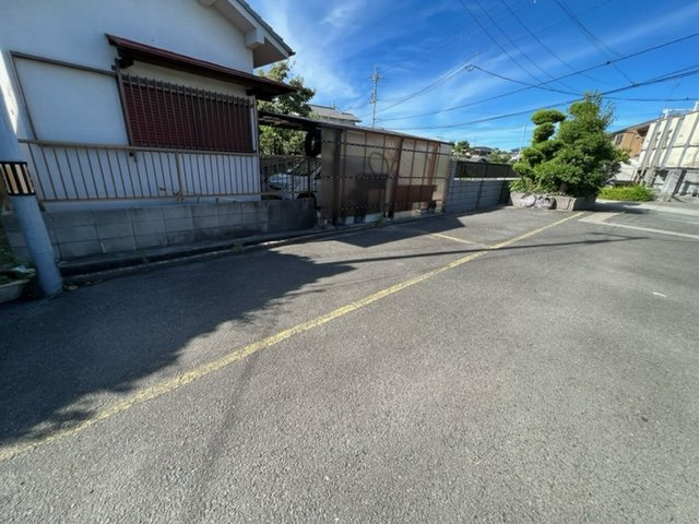 シャローム金剛の駐車場