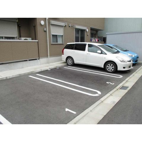 サンサーラ布施東の駐車場