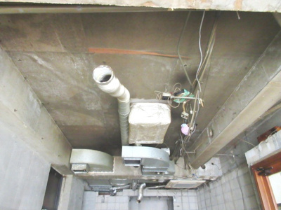 【内装】 | 中華街憩いの広場前のテナント | 天井