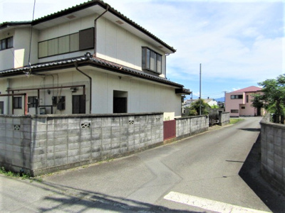 【前面道路含む現地写真】 | 南アルプス市有野　中古戸建 | 前面道路含む現地写真です