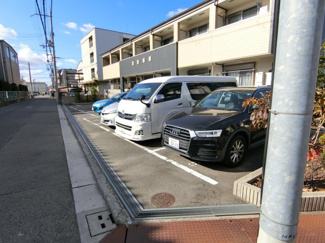 【駐車場】