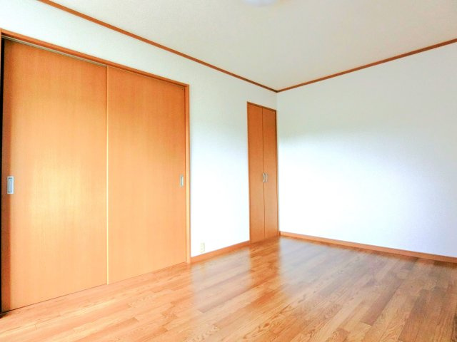 菱沼ハイリビングの洋室