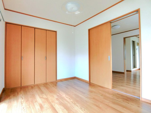 菱沼ハイリビングの洋室