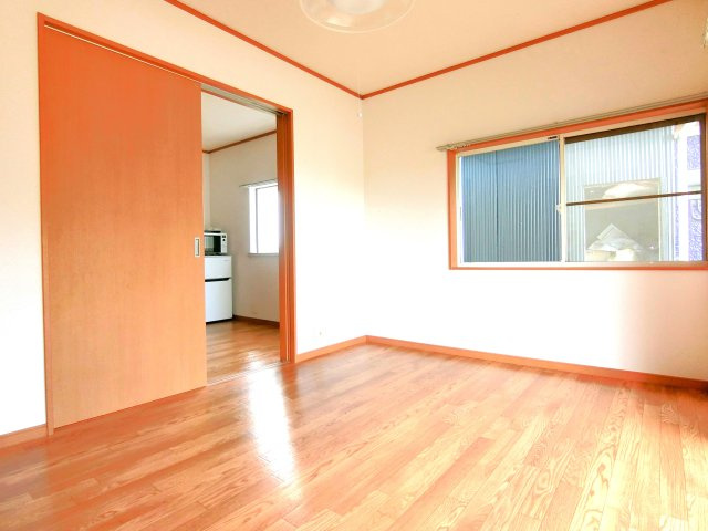 菱沼ハイリビングの洋室