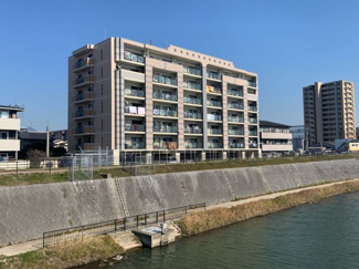 【外観】 | 徒歩圏内に商業施設が充実しており、生活しやすい環境が整っています。また、今注目のららぽーと福岡が近く、人気急上昇中のエリアです♪