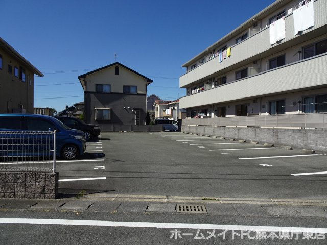 セイラコンフォールの駐車場