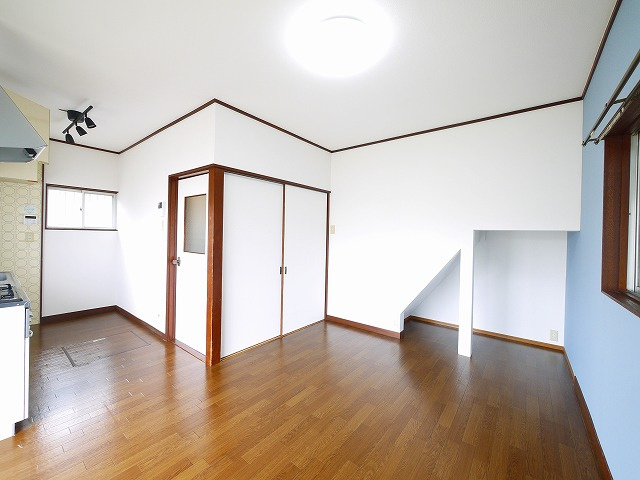 俵口町戸建（721-4）の居間・リビング|こちらのリビングで趣味の時間をお楽しみください