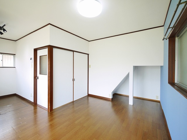 俵口町戸建（721-4）の居間・リビング|使いやすいリビングです