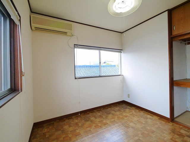 俵口町戸建（721-4）の洋室|個人の部屋や寝室として使える洋室です