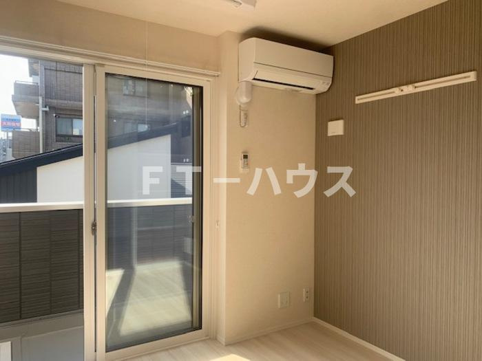 習志野市津田沼５丁目のアパートの洋室