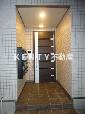 【エントランス】 | 堤方ＡＰＡＲＴＭＥＮＴ　ツツミカタアパートメント | ゆとりのあるエントランスです